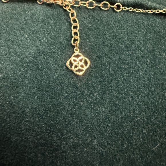 Kendra Scott Elegant Gold and Green Pendant Necklace - Picture 3 of 3